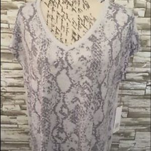 NWT LuLaRoe Cozy Short Sleeve Snakeskin Print  XL